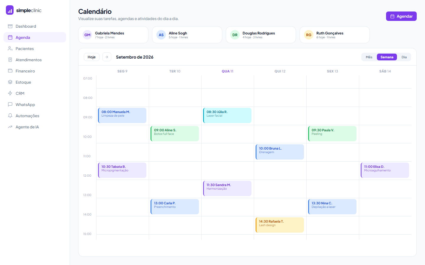 Agenda semanal do Simple Clinic com atendimentos distribuídos por profissional