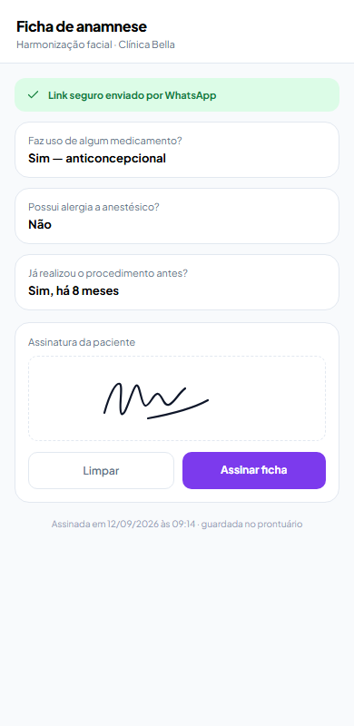 Tela de anamnese digital do Simple Clinic no celular, com campos preenchidos pela paciente